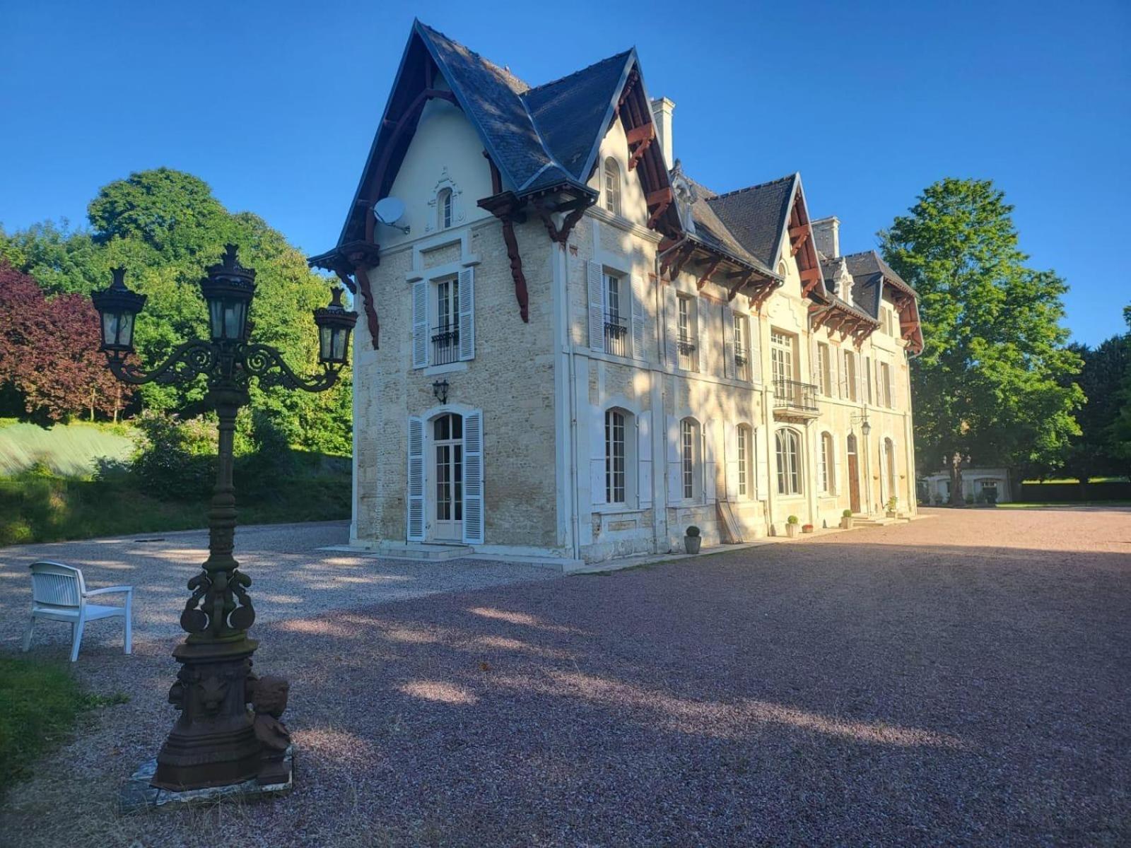 Chateau Du Mesnil Soleil , Gites Et Chambres D'Hotes Damblainville Zewnętrze zdjęcie